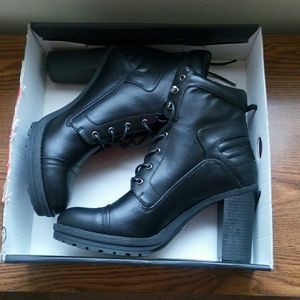 Guess GYGY Booties size US11M.